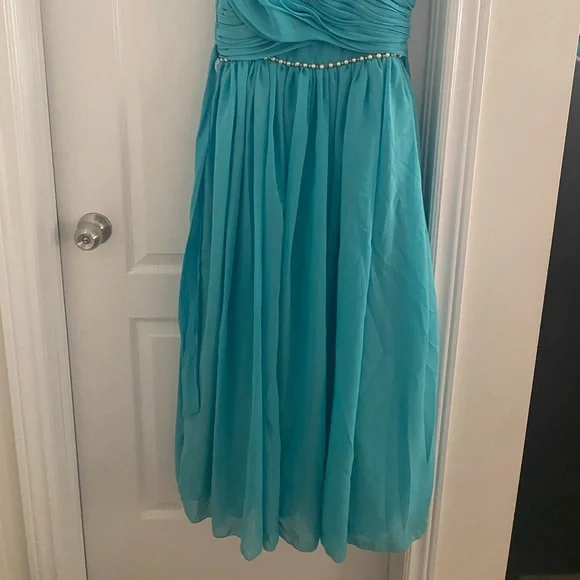 Dress - Picture 6 of 8